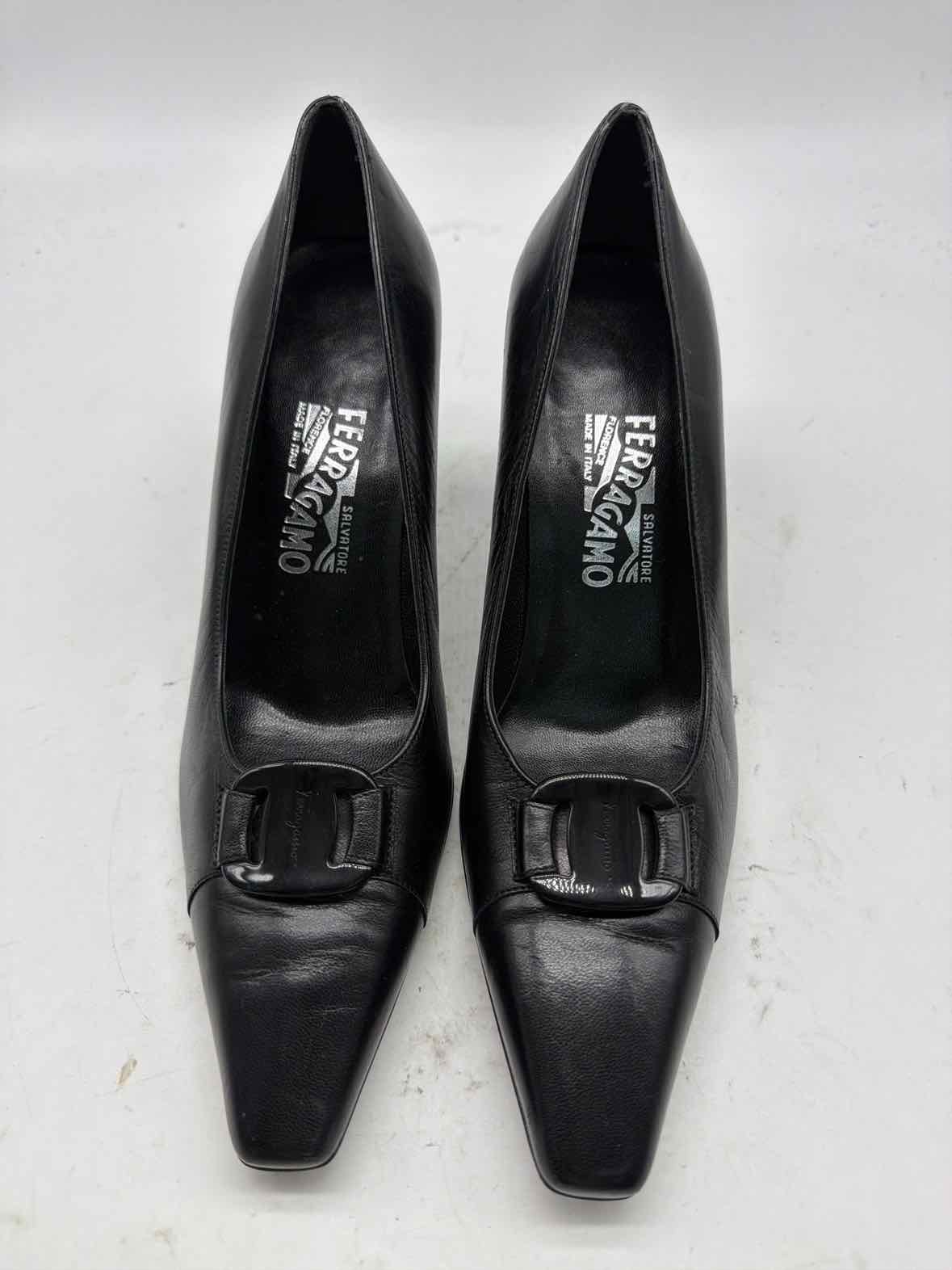 Pre-Owned Salvatore Ferragamo Black Size 8 Pump Heels | True Fashionistas.