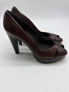 Pre-Owned Stuart Weitzman Brown Size 7.5 Peep Toe Heels | True Fashionistas.
