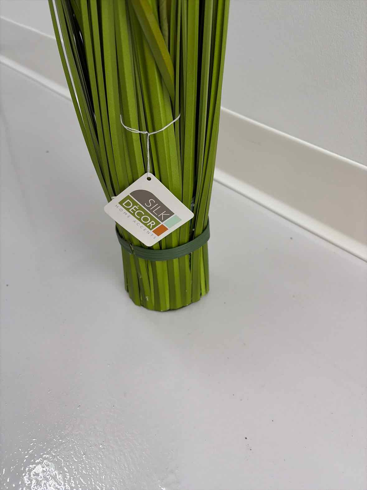 Green Floral Arragements | True Fashionistas.