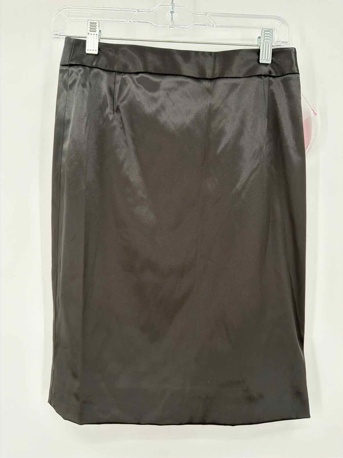 Pre-Owned Dolce & Gabbana Black Size 38 Pencil Skirt | True Fashionistas.