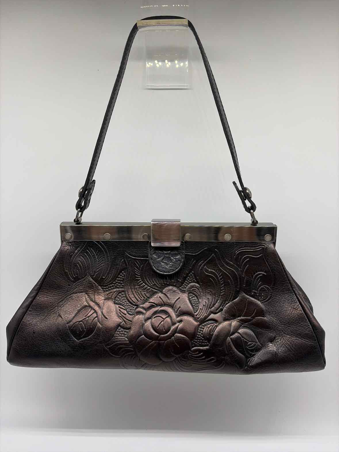 Pre-Owned Patricia Nash Black Small Handbag Small Handbag | True Fashionistas.
