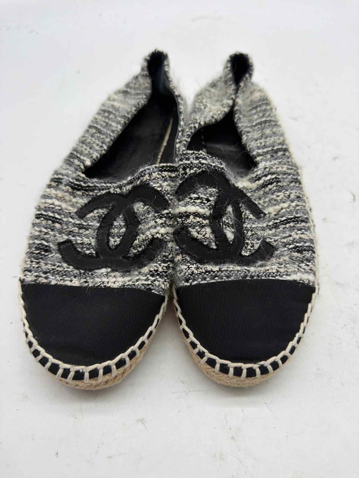 Pre-Owned Chanel Black Size 35 Boucle Espadrille Flats | True Fashionistas.