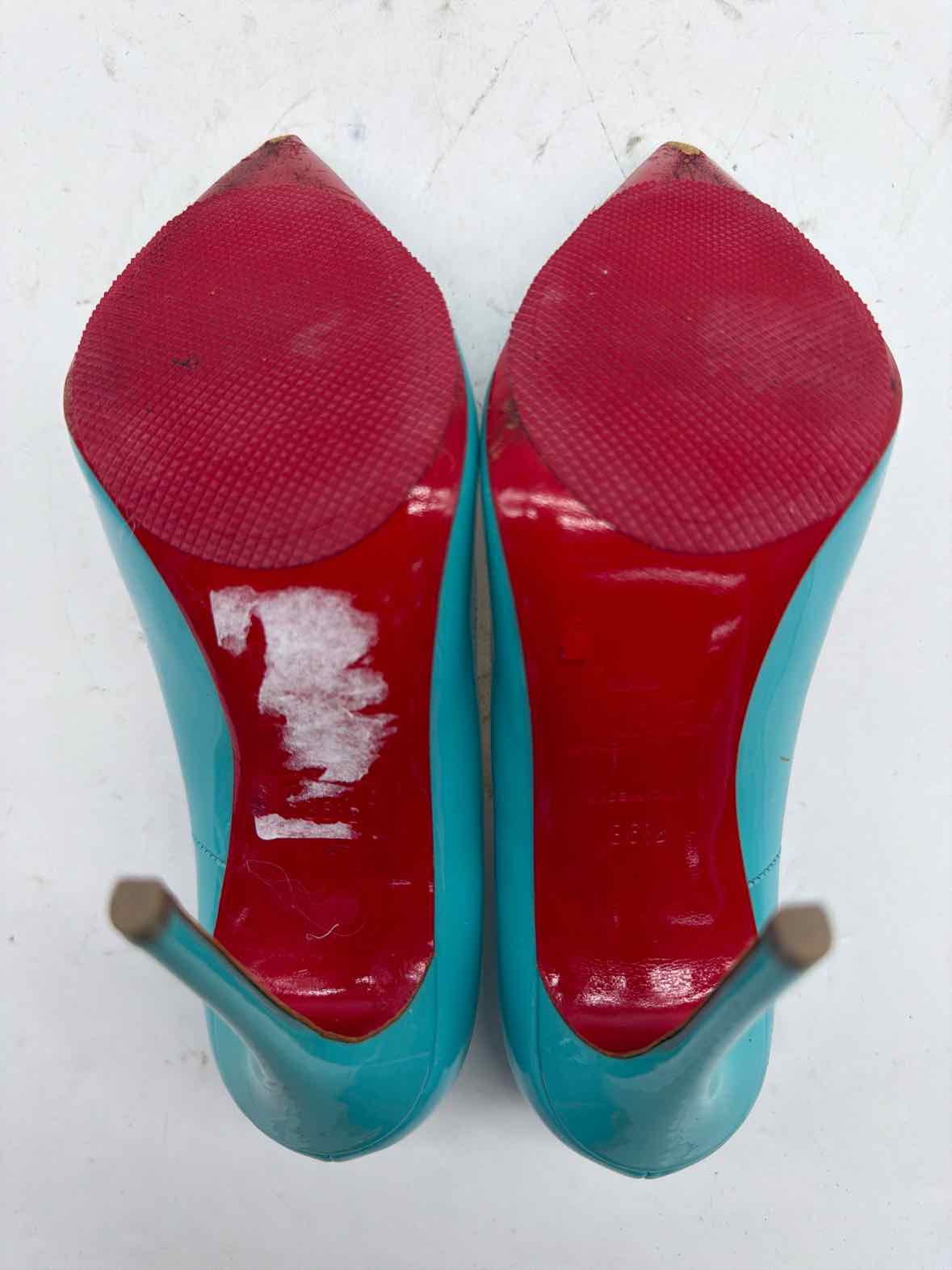 Pre-Owned Christian Louboutin Blue Size 36.5 Pump Heels | True Fashionistas.