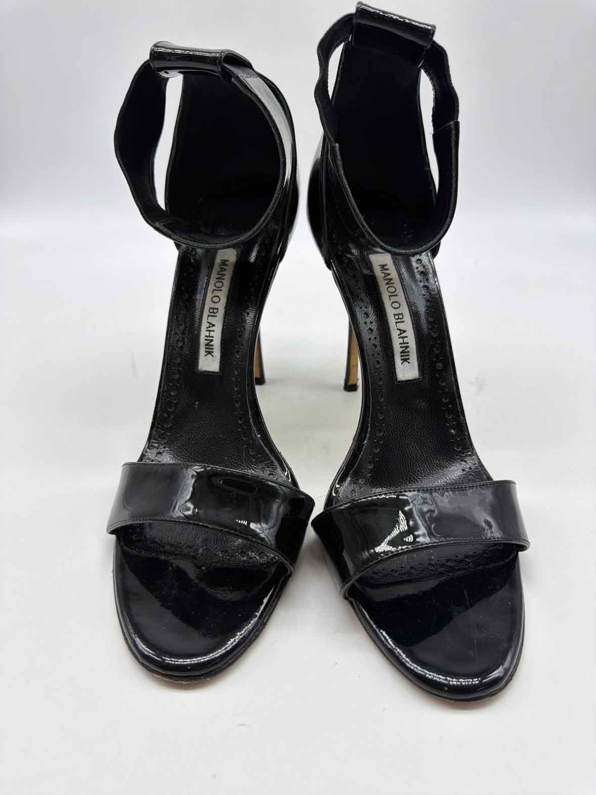 Pre-Owned Manolo Blahnik Black Size 39 Ankle Strap Heels | True Fashionistas.