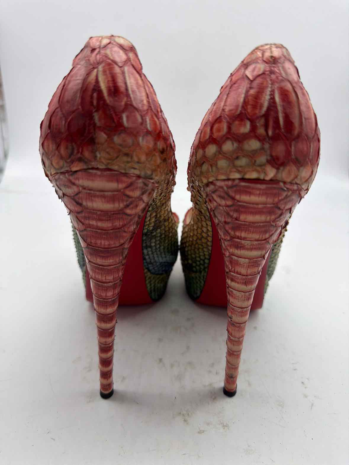 Pre-Owned Christian Louboutin Red Size 9.5 Stiletto Heels | True Fashionistas.