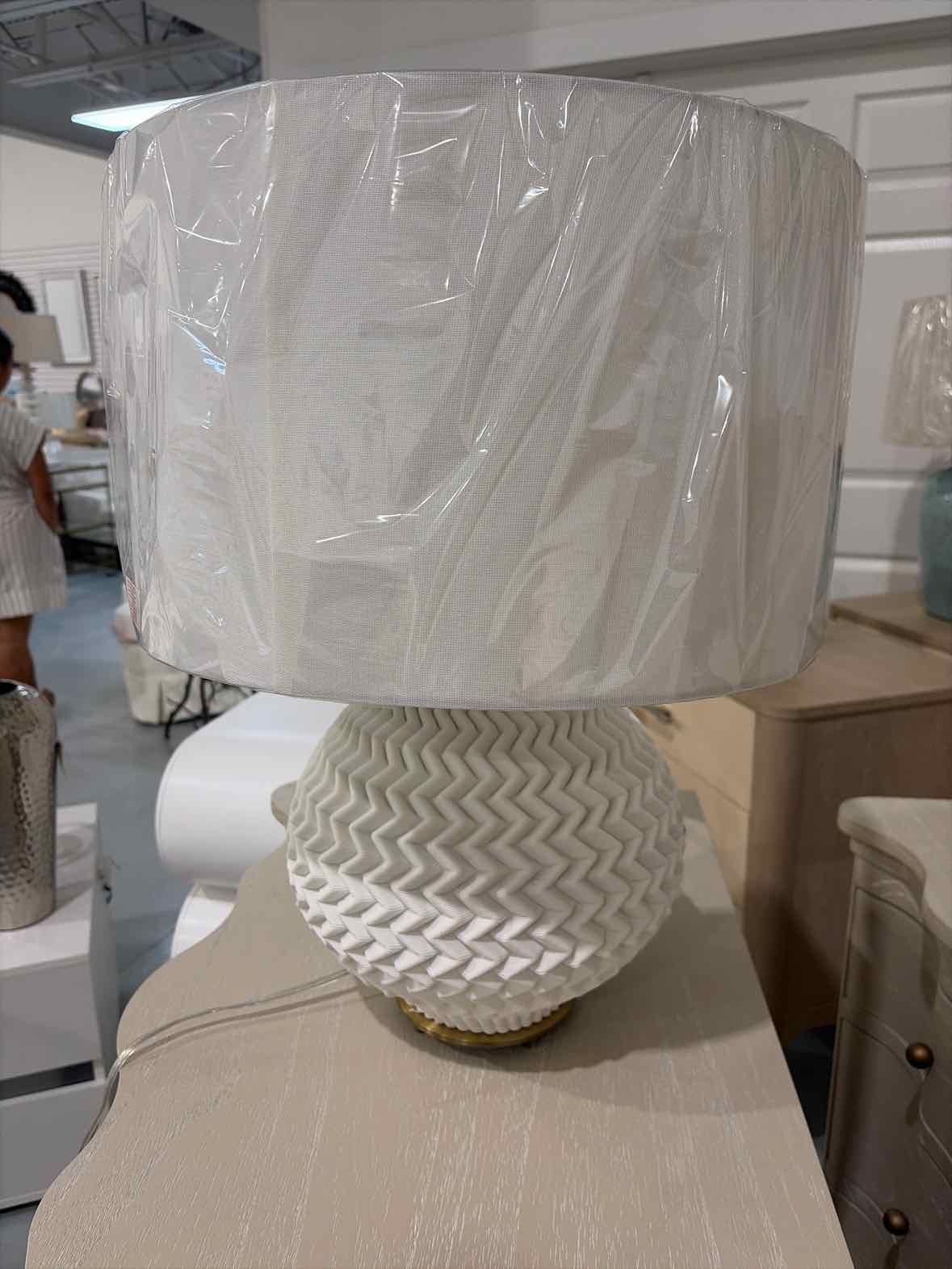 Sylvan White Ceramic Table Lamp | True Fashionistas.