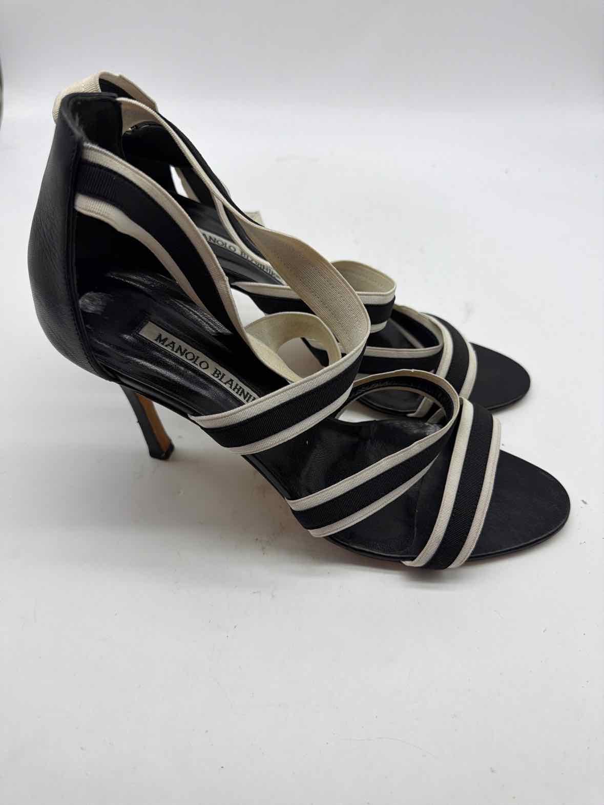 Pre-Owned Manolo Blahnik Black Size 40 Strappy Heels | True Fashionistas.