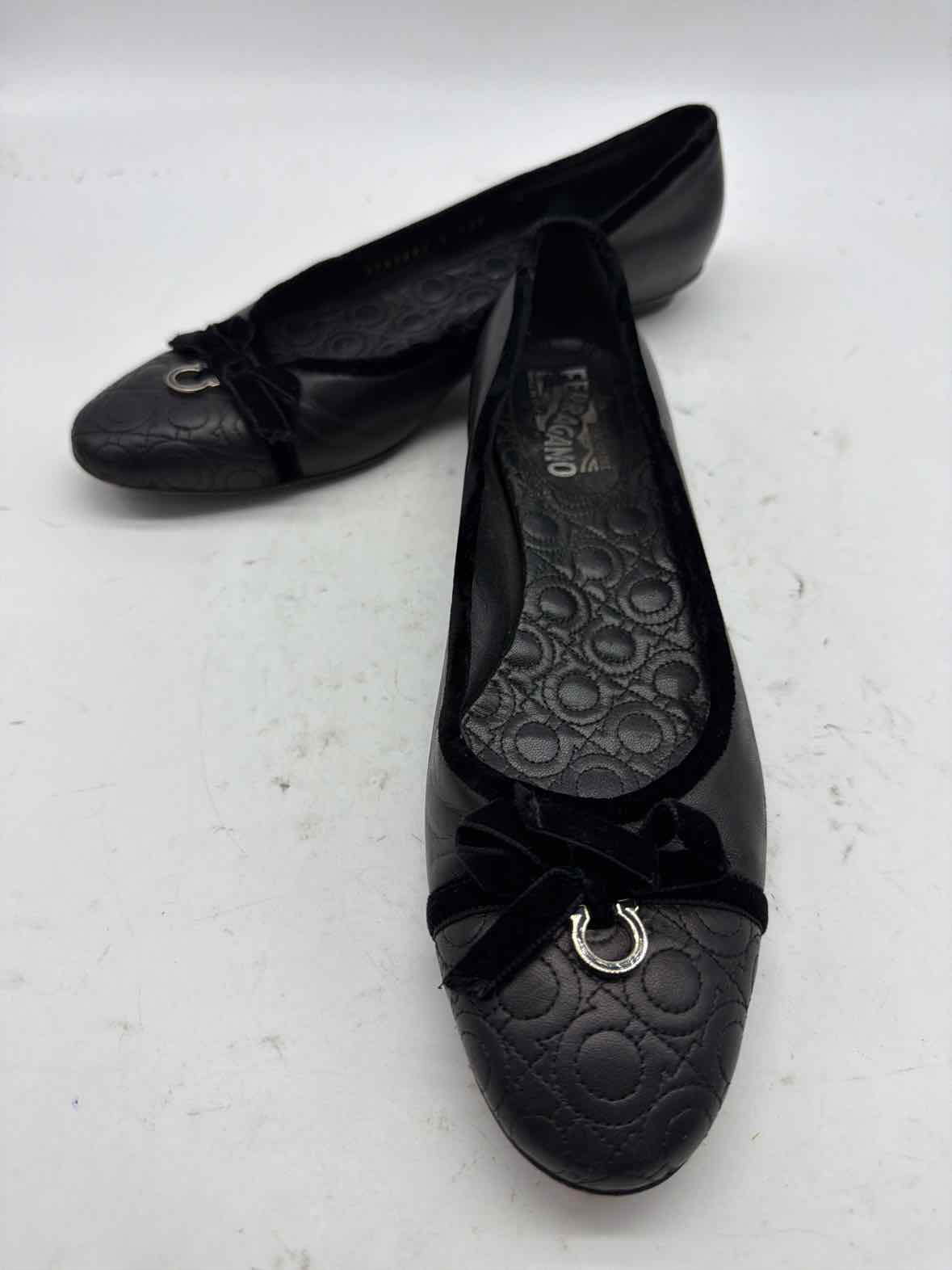 Pre-Owned Salvatore Ferragamo Black Size 9 Slip On Flats | True Fashionistas.