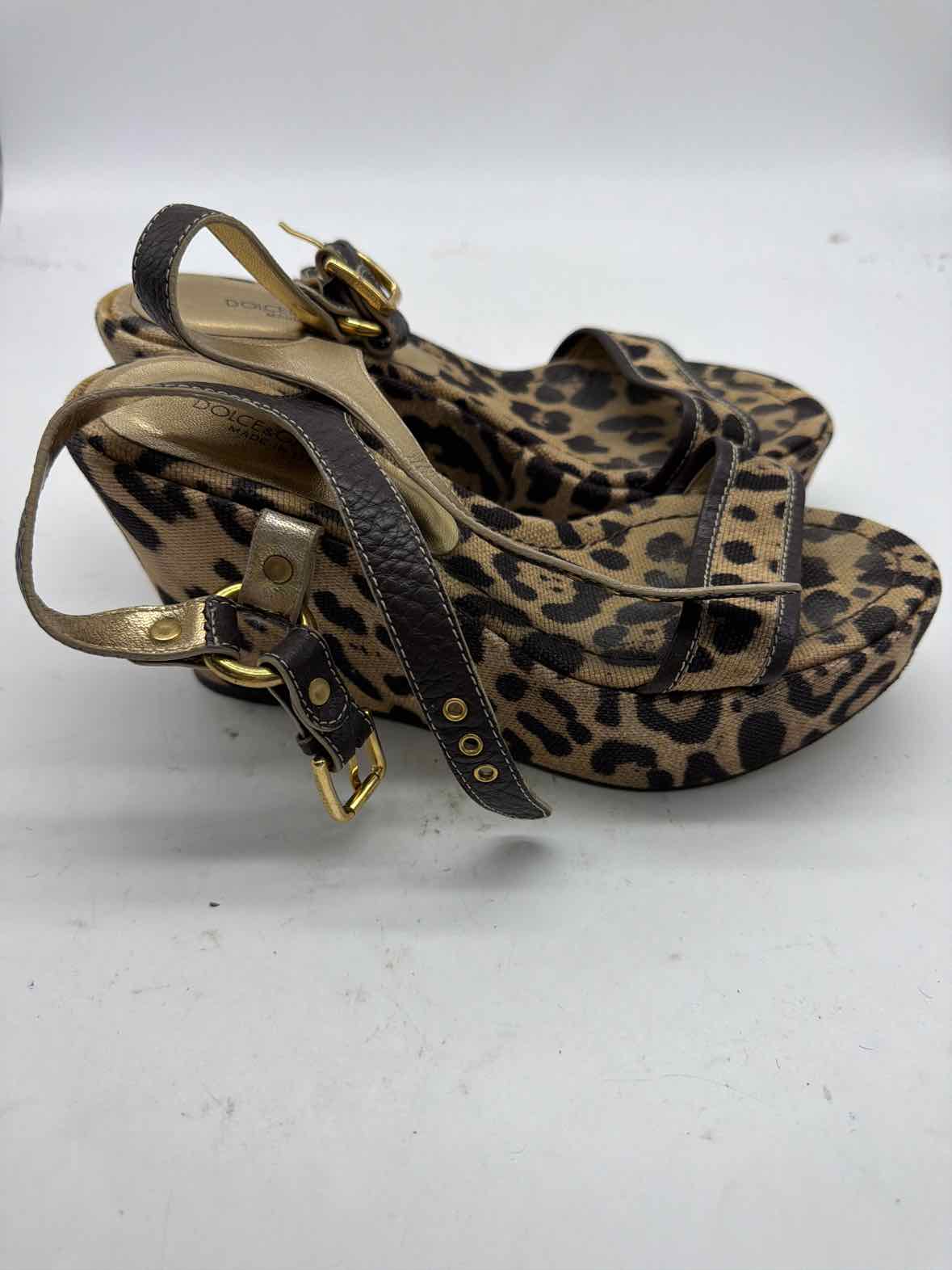 Pre-Owned Dolce & Gabbana Tan Size 7.5 Wedge Heels | True Fashionistas.