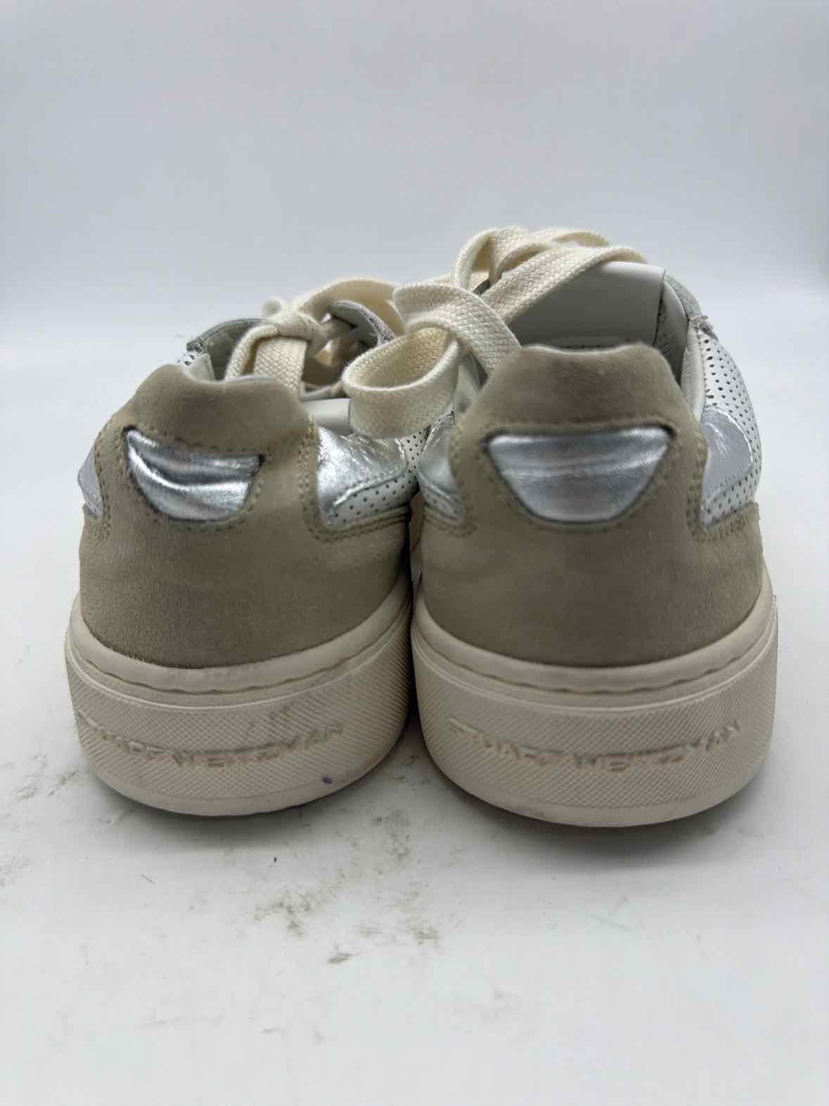 Pre-Owned Stuart Weitzman White Size 8 Fashion Sneaker Athletic Shoes | True Fashionistas.