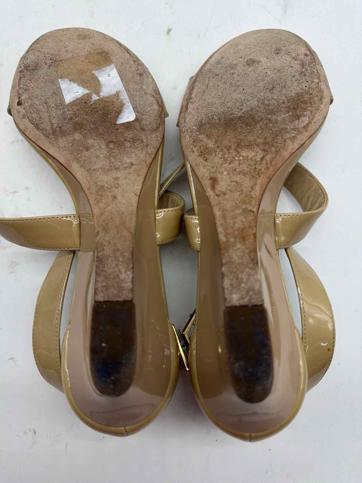 Pre-Owned Jimmy Choo Tan Size 6 Patent Leather Strappy Heels | True Fashionistas.