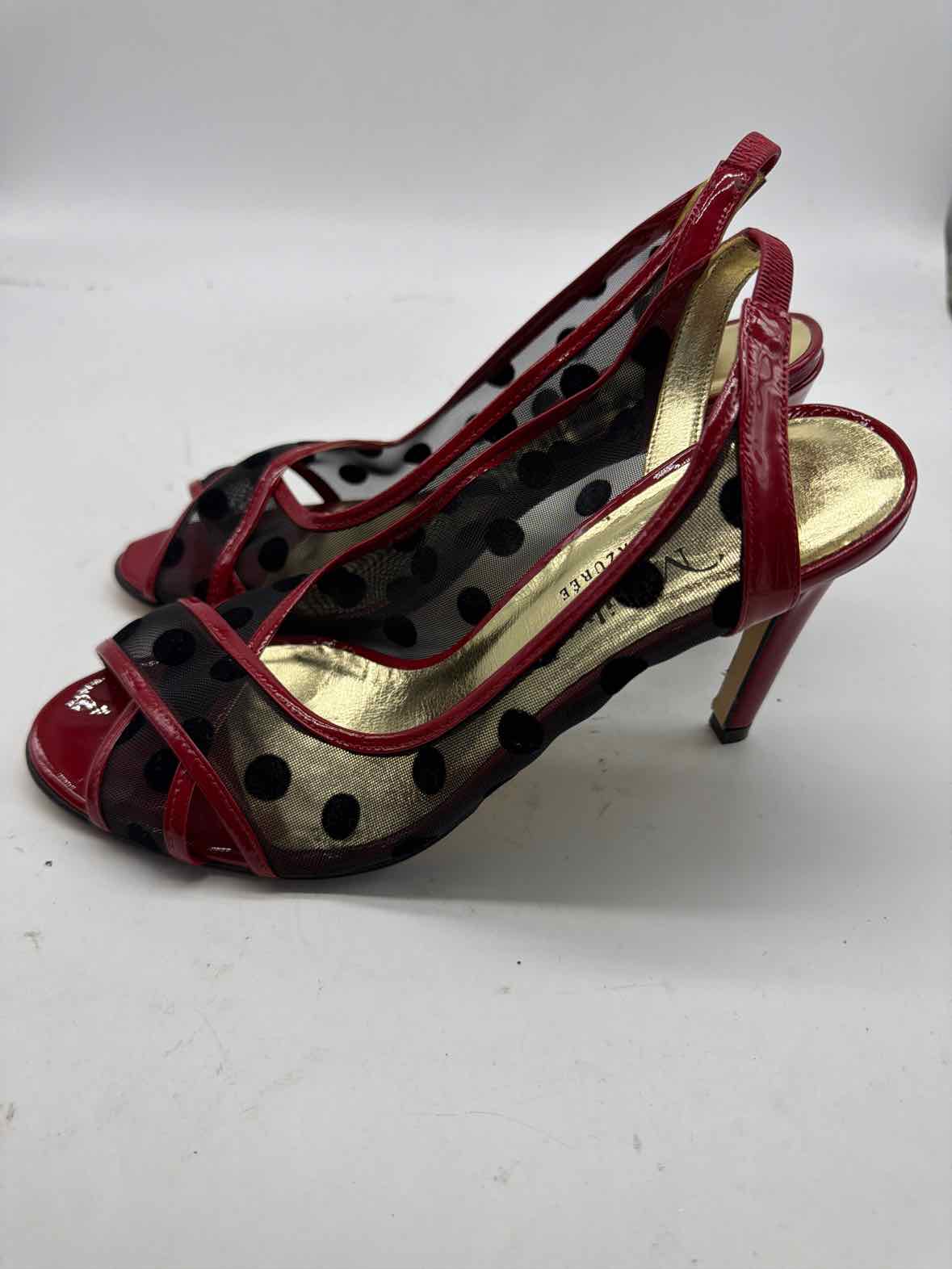 Pre-Owned Marilyn's Black Size 7 Slingback Heels | True Fashionistas.