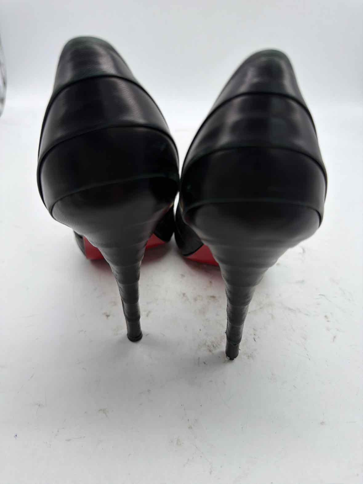 Pre-Owned Christian Louboutin Black Size 6.5 D'orsay Heels | True Fashionistas.
