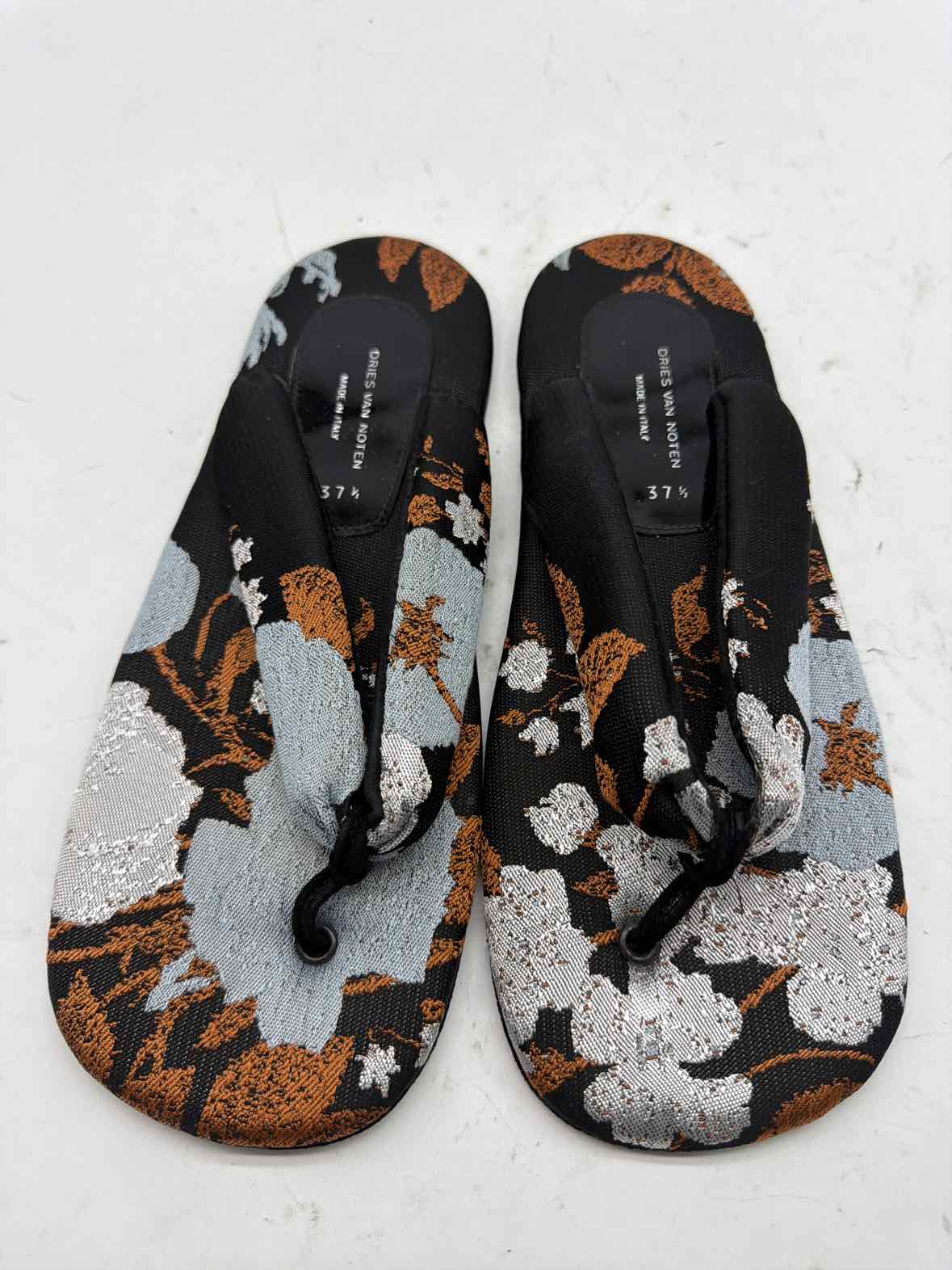 Pre-Owned Dries Van Noten Black Size 7.5 Thong Sandals | True Fashionistas.