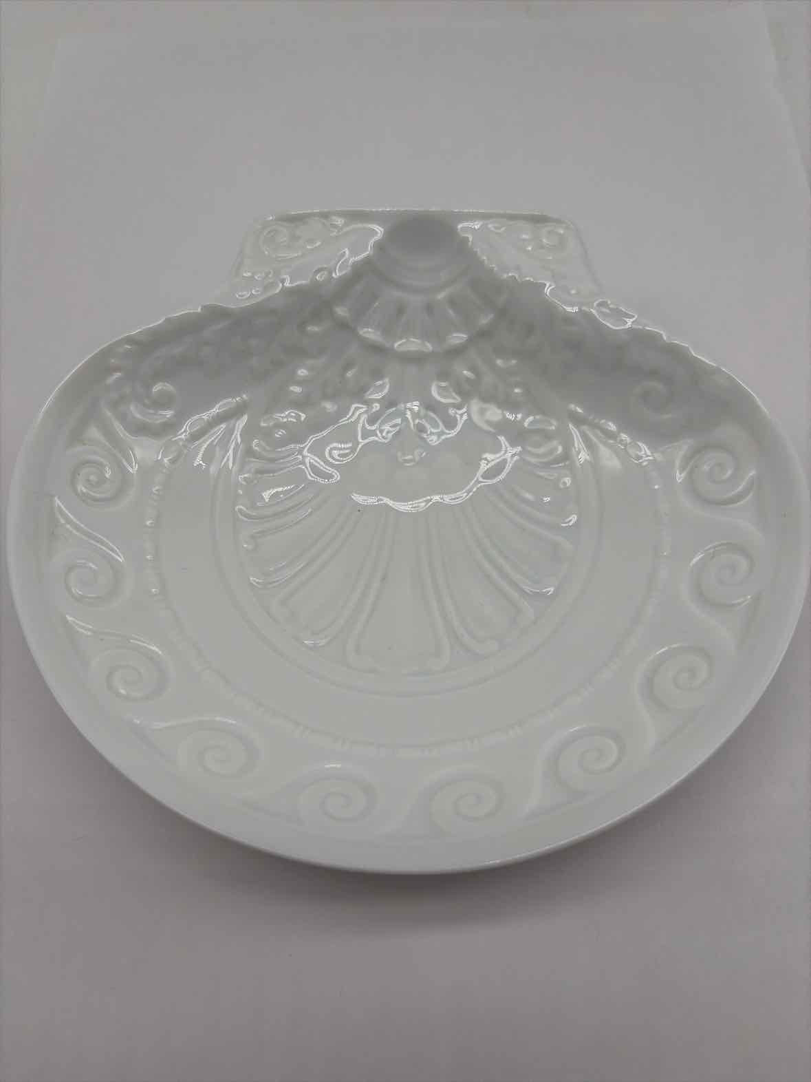 Bernardaud Louvre Shell Porcelain Dish | True Fashionistas.
