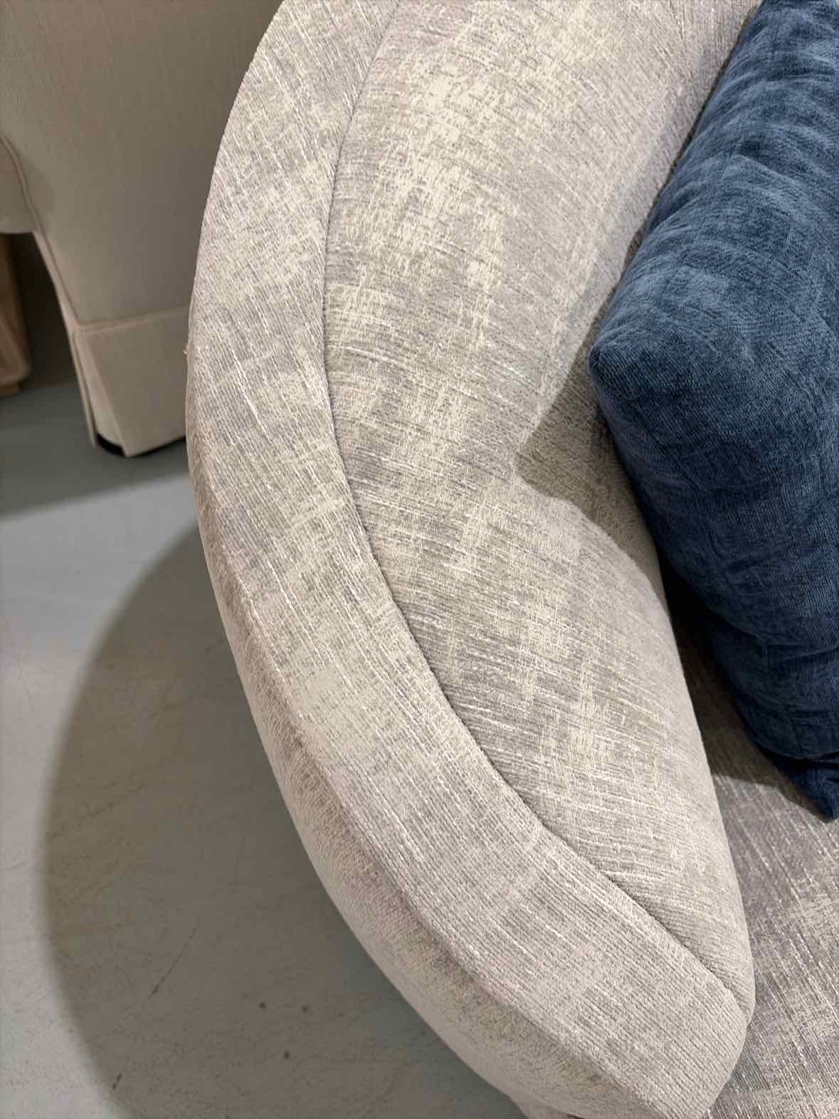 Living Room Cuved Chaise | True Fashionistas.