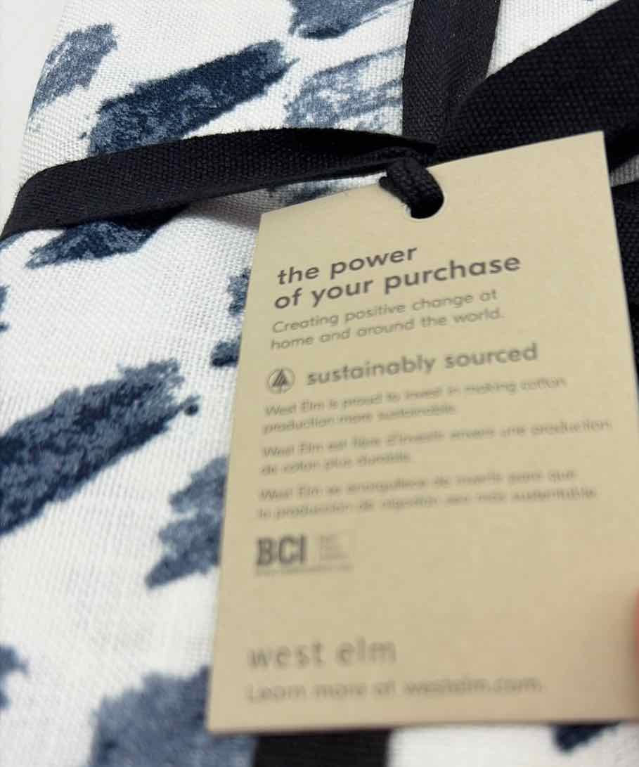 Set Of 4 West Elm Navy & White Napkins | True Fashionistas.