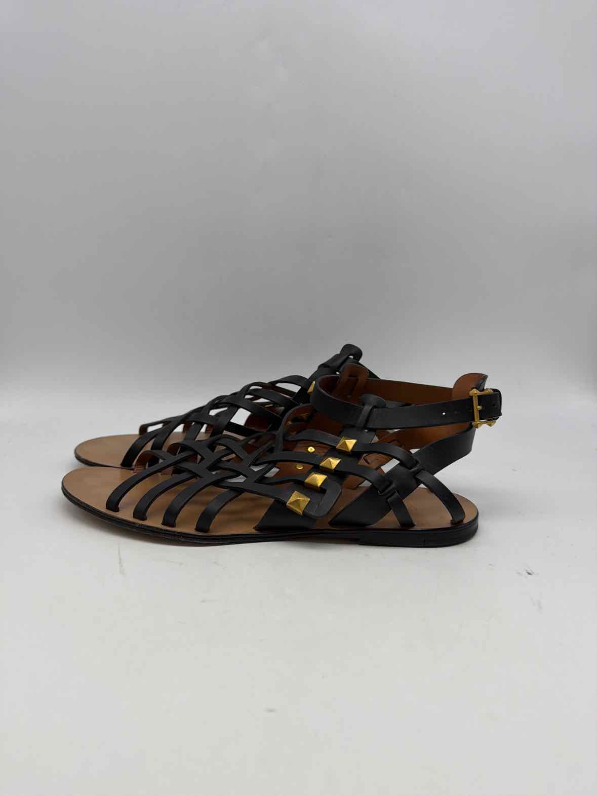 Pre-Owned Valentino Black Size 39 Rockstud Strappy Sandals | True Fashionistas.
