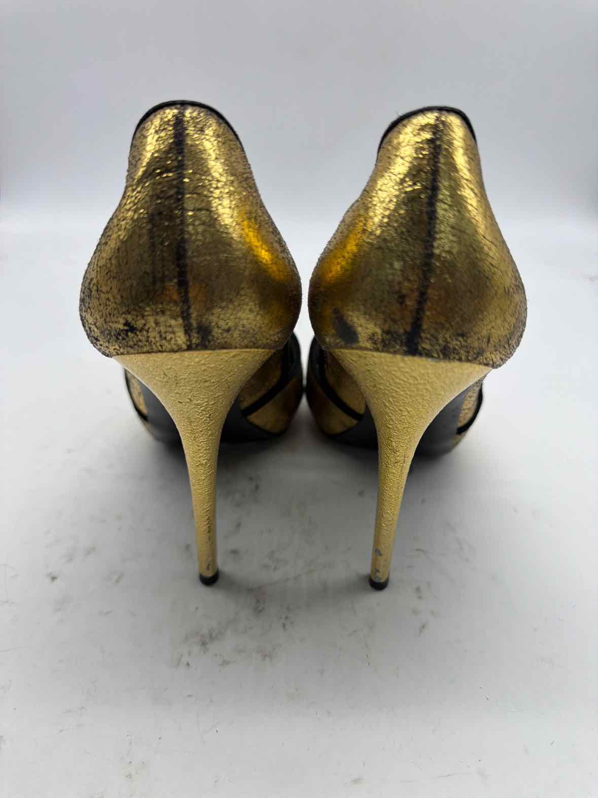 Pre-Owned Alexander McQueen Gold Size 9 Peep Toe Heels | True Fashionistas.