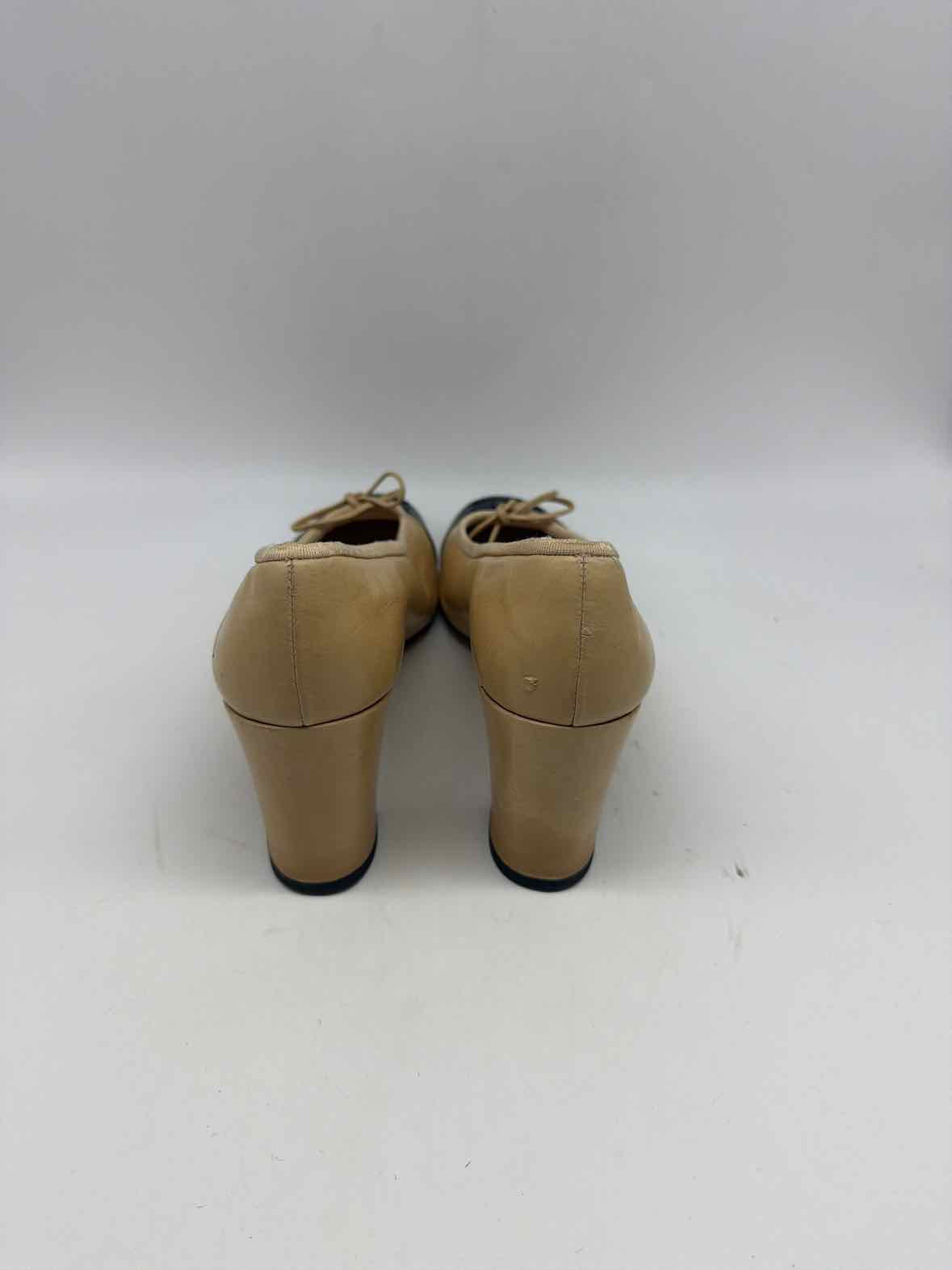 Pre-Owned Chanel Tan Size 39.5 Block Heel Heels | True Fashionistas.