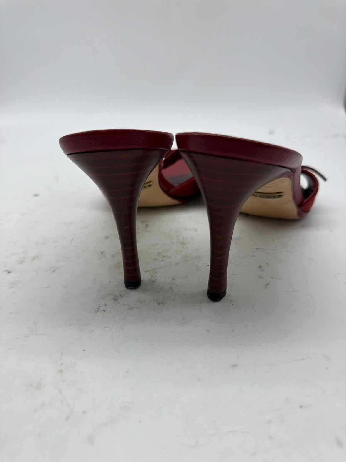 Pre-Owned Gucci Red Size 8 Mule Heels | True Fashionistas.