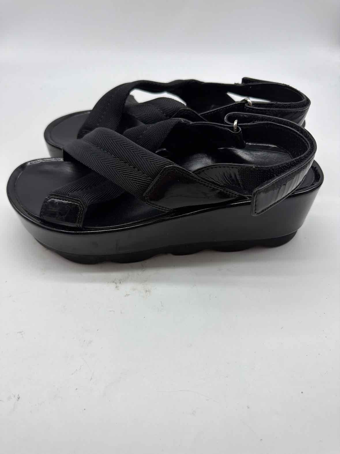 Pre-Owned Prada Black Size 38 Patent Leather Platform Sandals | True Fashionistas.