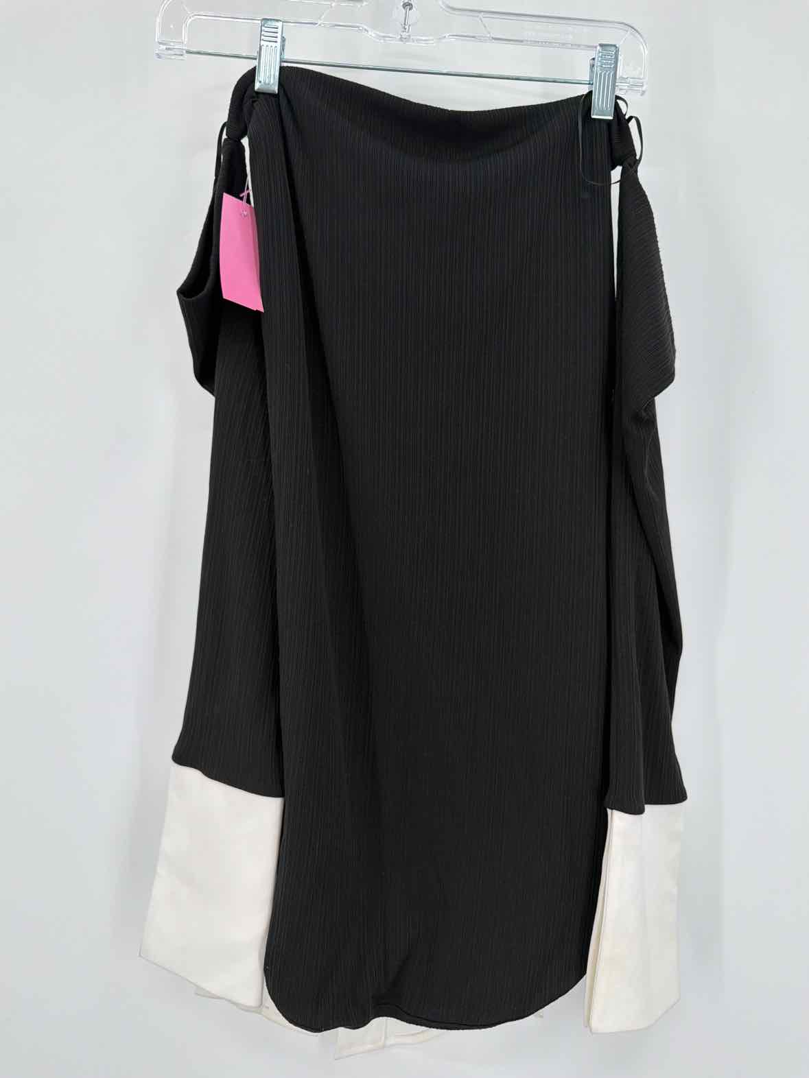 Pre-Owned Aaizel Black Size 4 Short Long Sleeve Dress | True Fashionistas.