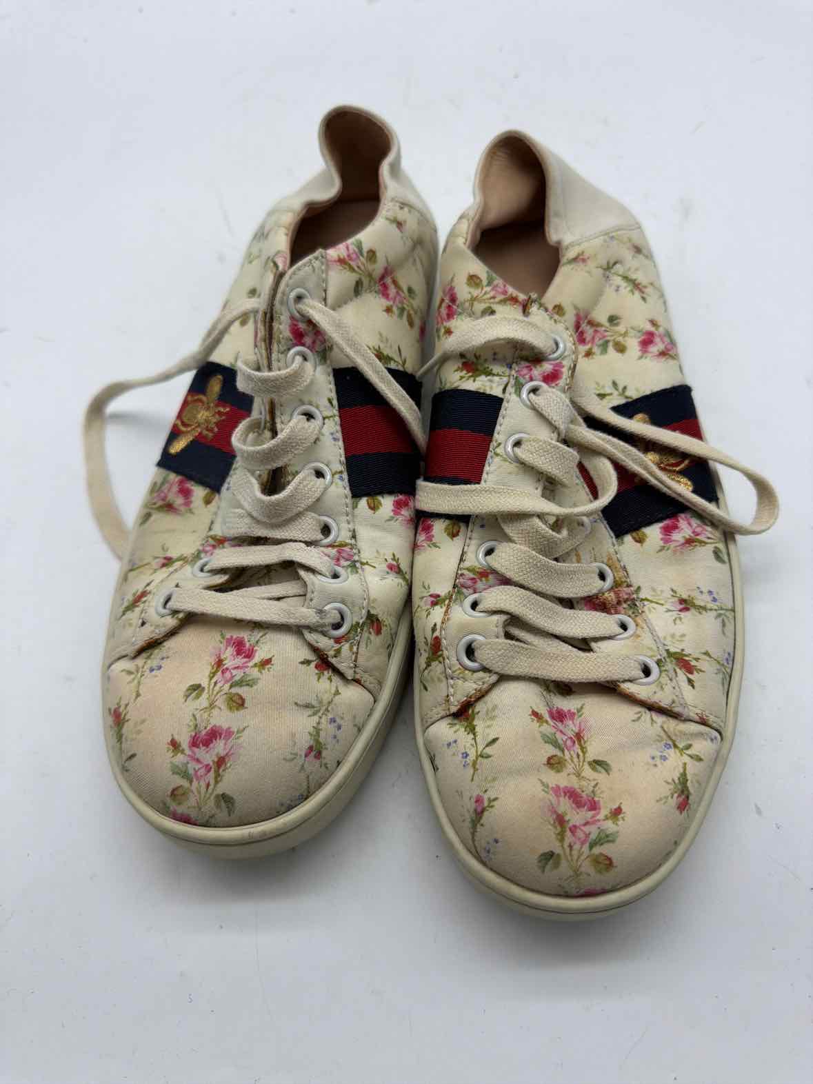 Pre-Owned Gucci White Size 38 Floral Canvas Athletic Shoes | True Fashionistas.
