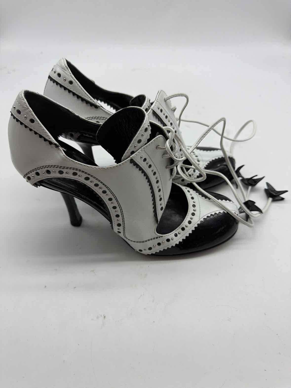 Pre-Owned Christian Dior White Size 5.5 Caged Heels | True Fashionistas.