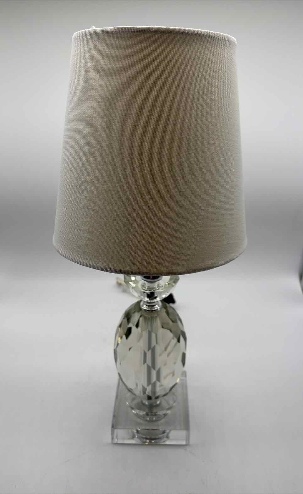 Clear Crystal & Acrylic Table Lamp | True Fashionistas.