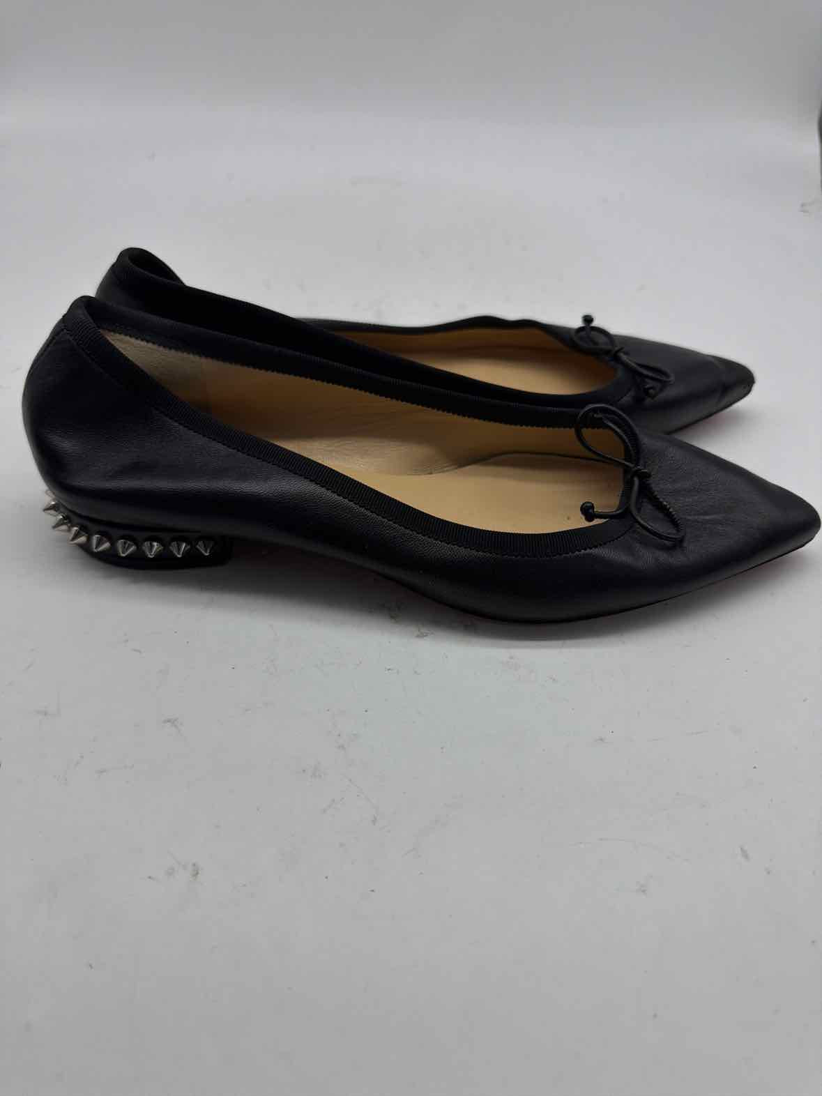 Pre-Owned Christian Louboutin Black Size 36 Slip On Flats | True Fashionistas.