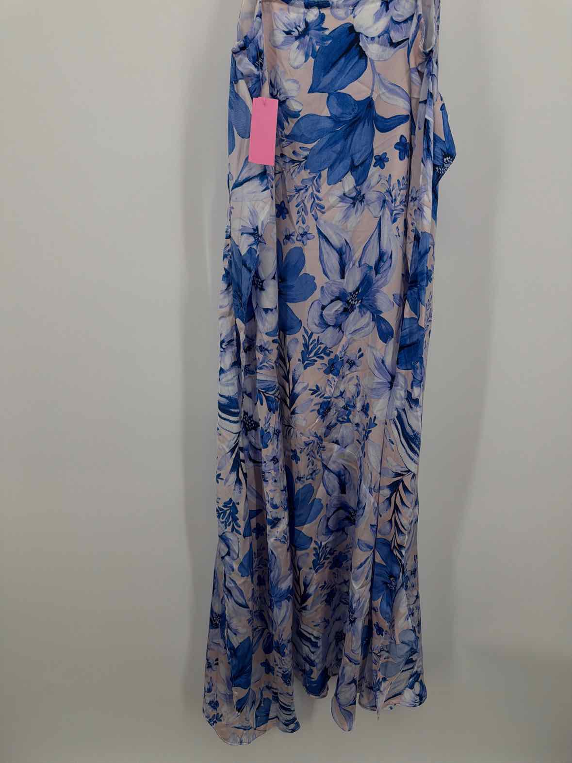 Pre-Owned Dress Forum Blue Size Small Long Sleeveless Dress | True Fashionistas.
