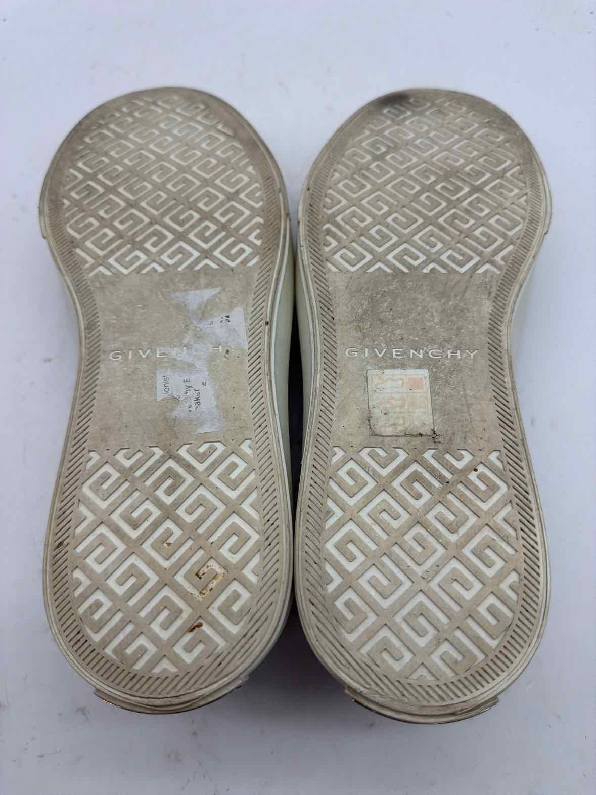 Pre-Owned Givenchy White Size 9.5 Fashion Sneaker Athletic Shoes | True Fashionistas.