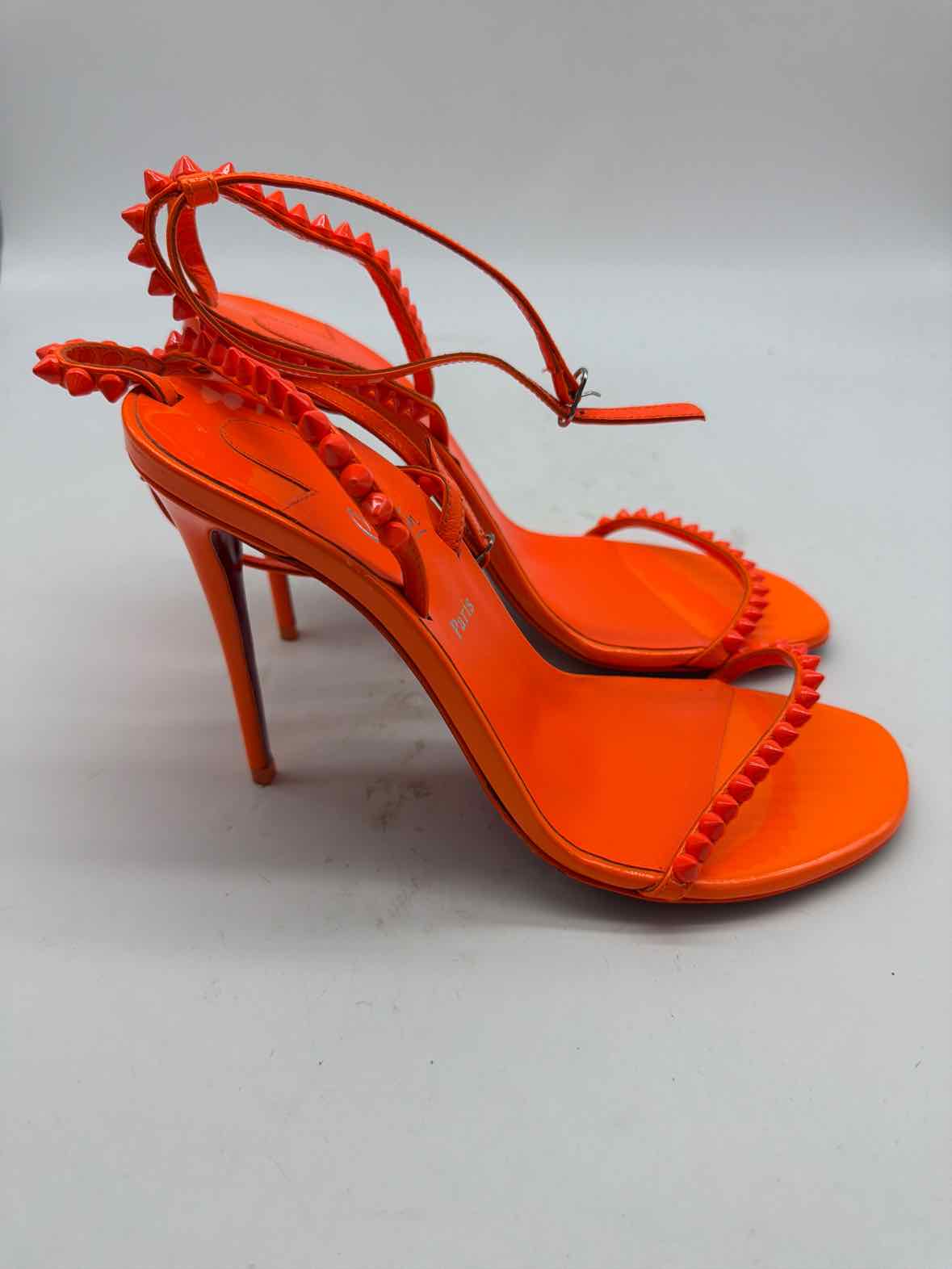 Pre-Owned Christian Louboutin Orange Size 37 Stiletto Heels | True Fashionistas.