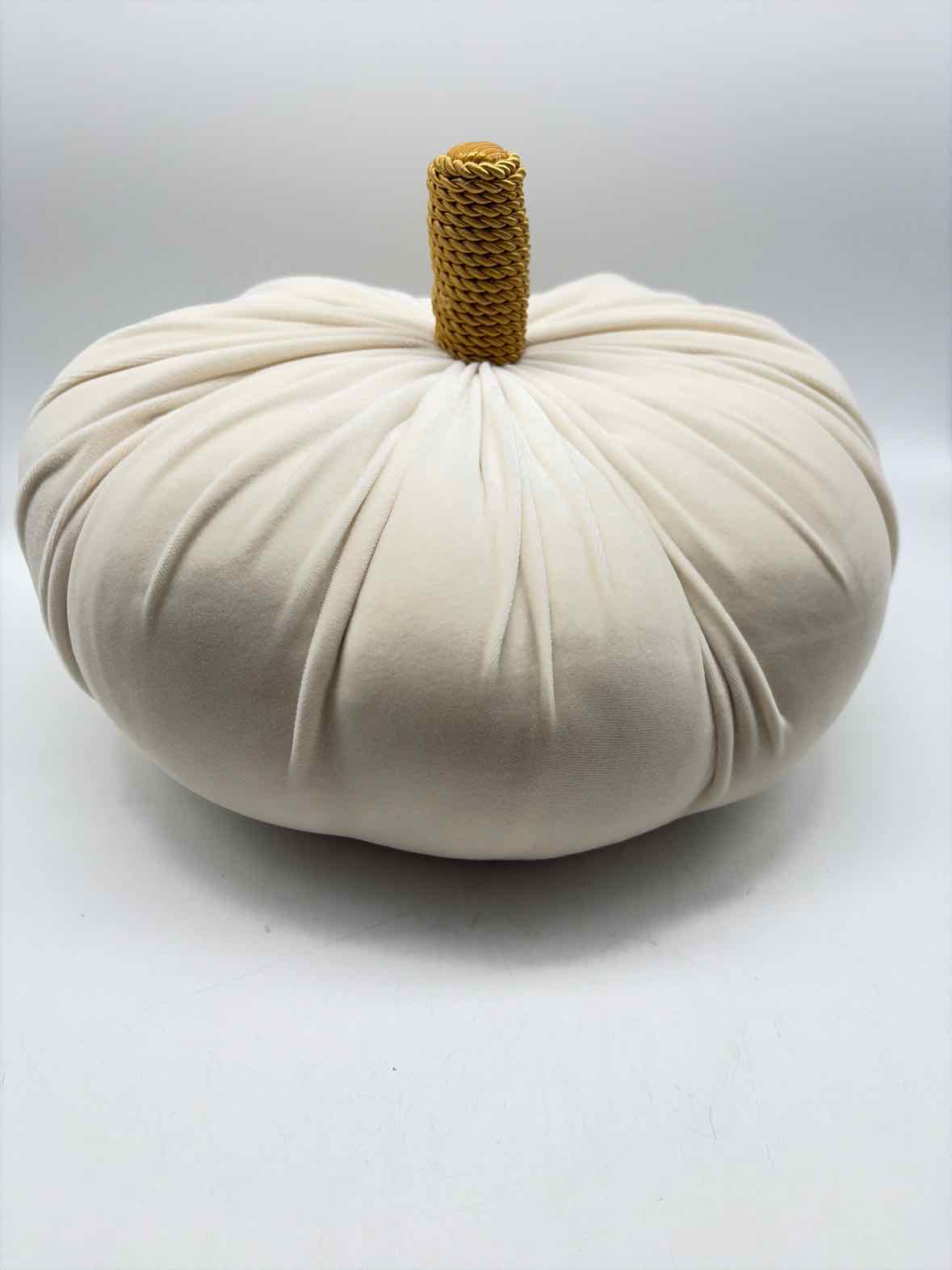 Beige Halloween Pumkin | True Fashionistas.