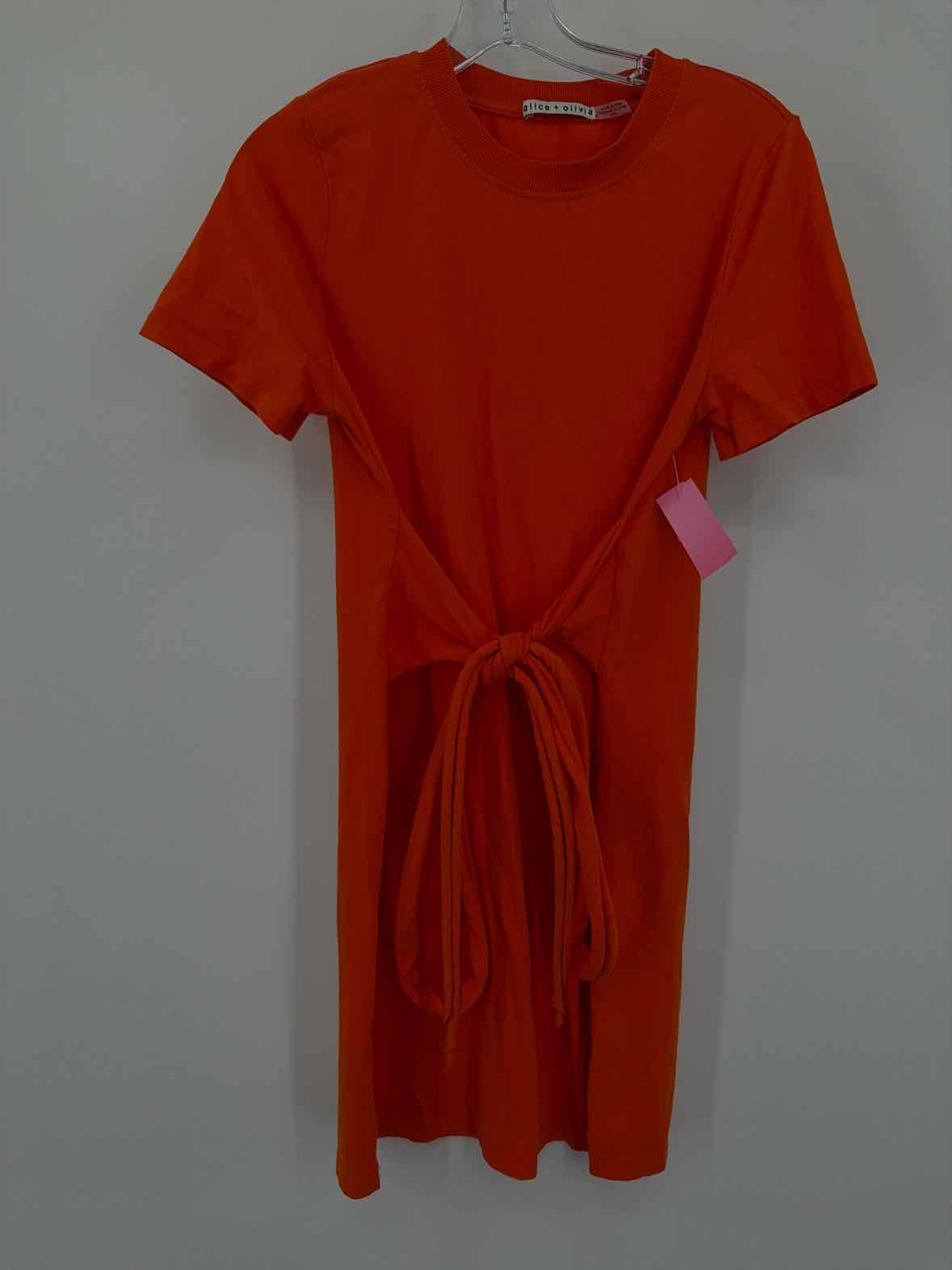 Pre-Owned Alice + Olivia Orange Size Medium Short Short Sleeve Dress | True Fashionistas.