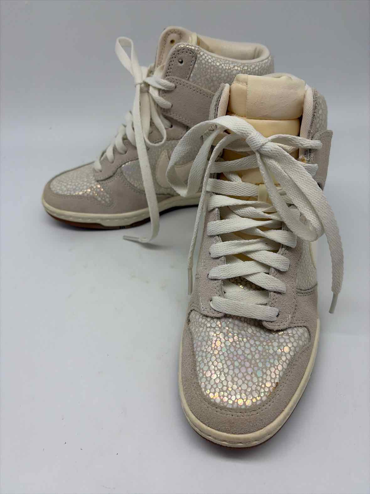 Pre-Owned Nike Grey Size 6 Fashion Sneaker Athletic Shoes | True Fashionistas.