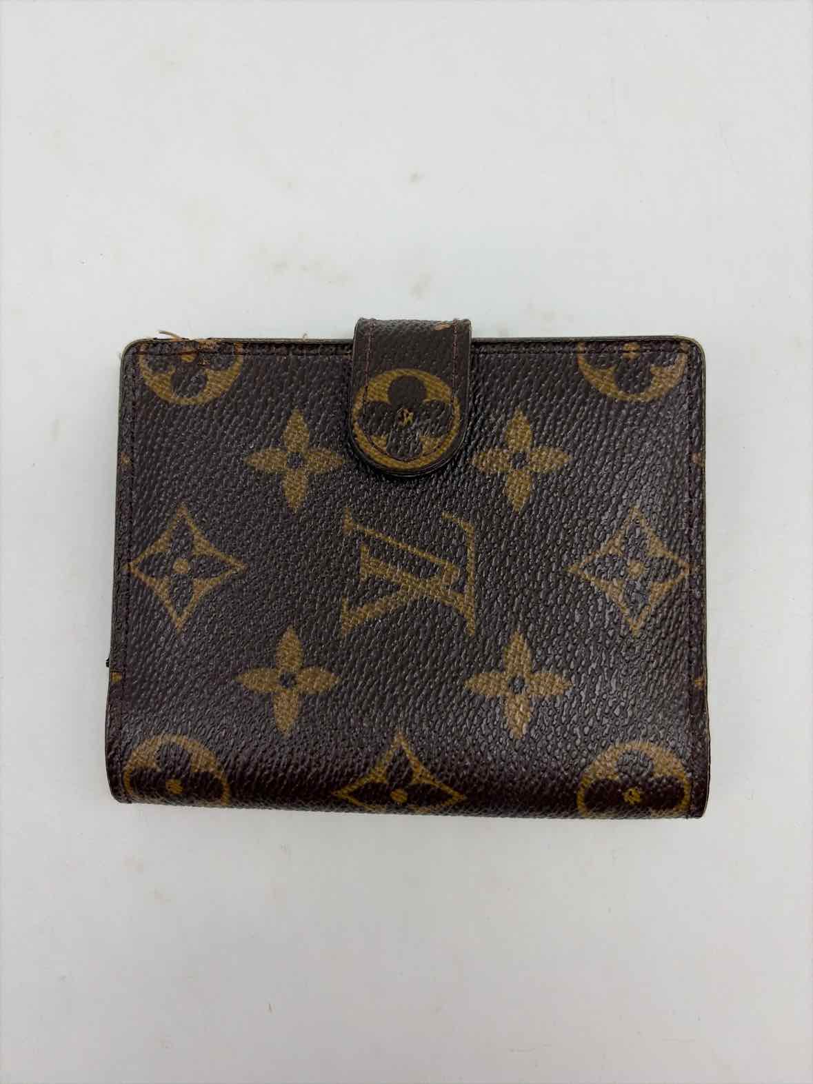Pre-Owned Louis Vuitton Brown card case Card Case | True Fashionistas.