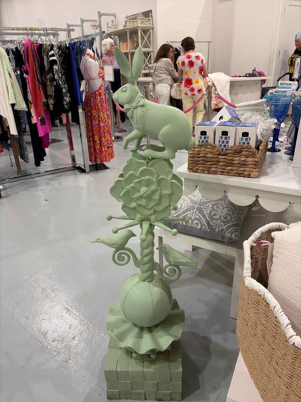 Garden Totem Bunny Yard Art | True Fashionistas.
