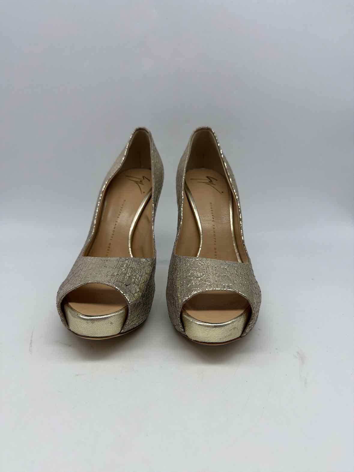 Pre-Owned Giuseppe Zanotti Gold Size 38.5 Peep Toe Heels | True Fashionistas.