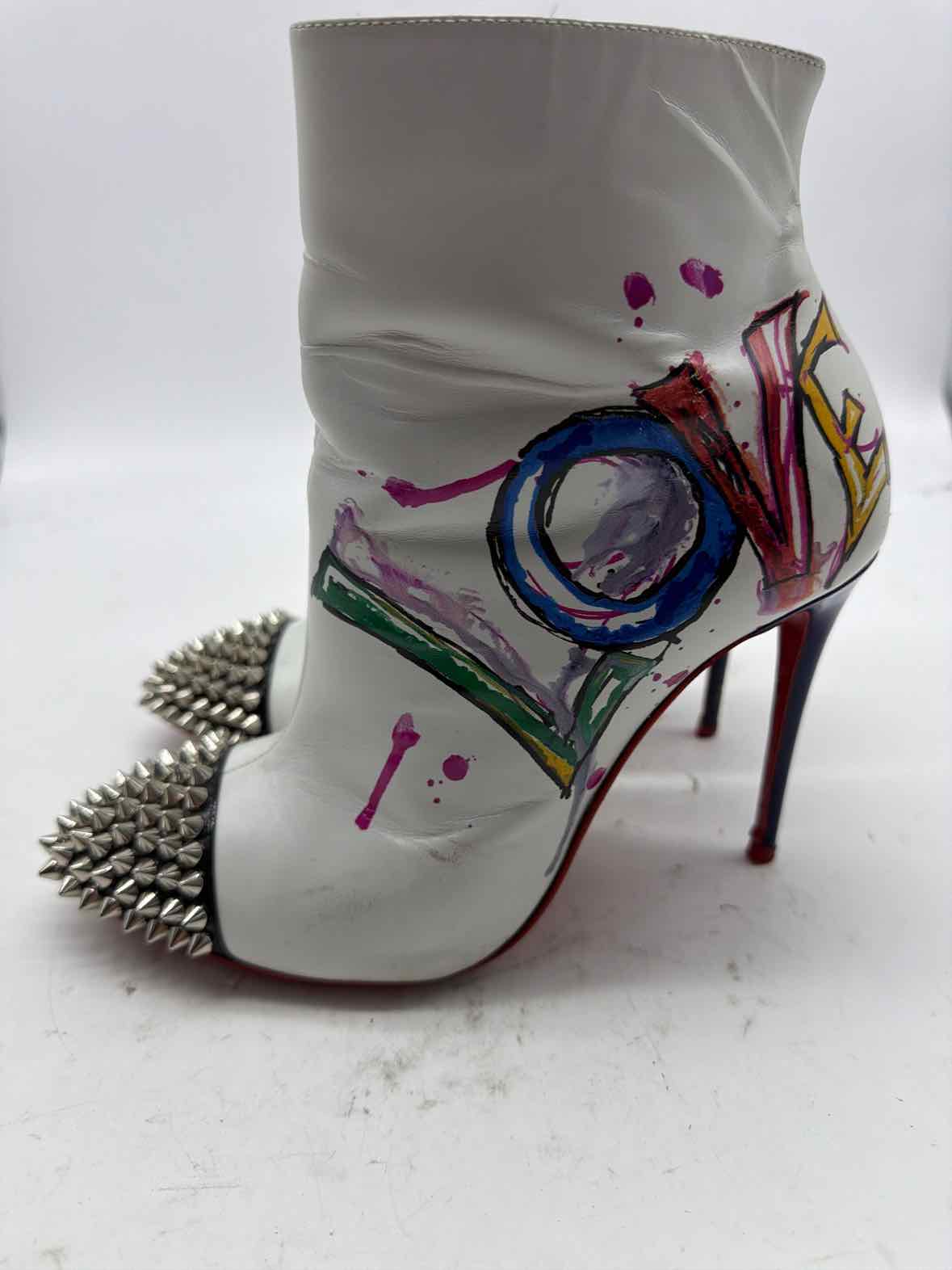Pre-Owned Christian Louboutin White Size 6.5 Ankle Boot Boots | True Fashionistas.