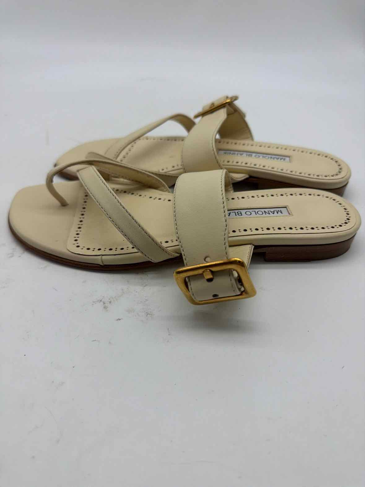 Pre-Owned Manolo Blahnik Ivory Size 36.5 Slide Sandals | True Fashionistas.