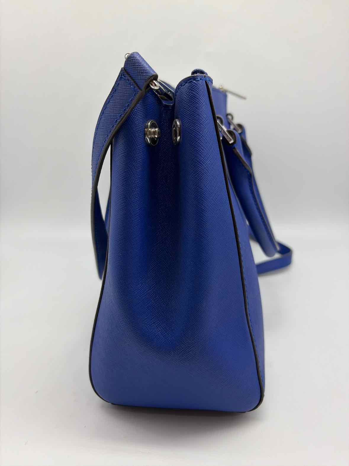 Pre-Owned MICHAEL Michael Kors Blue Crossbody Crossbody | True Fashionistas.