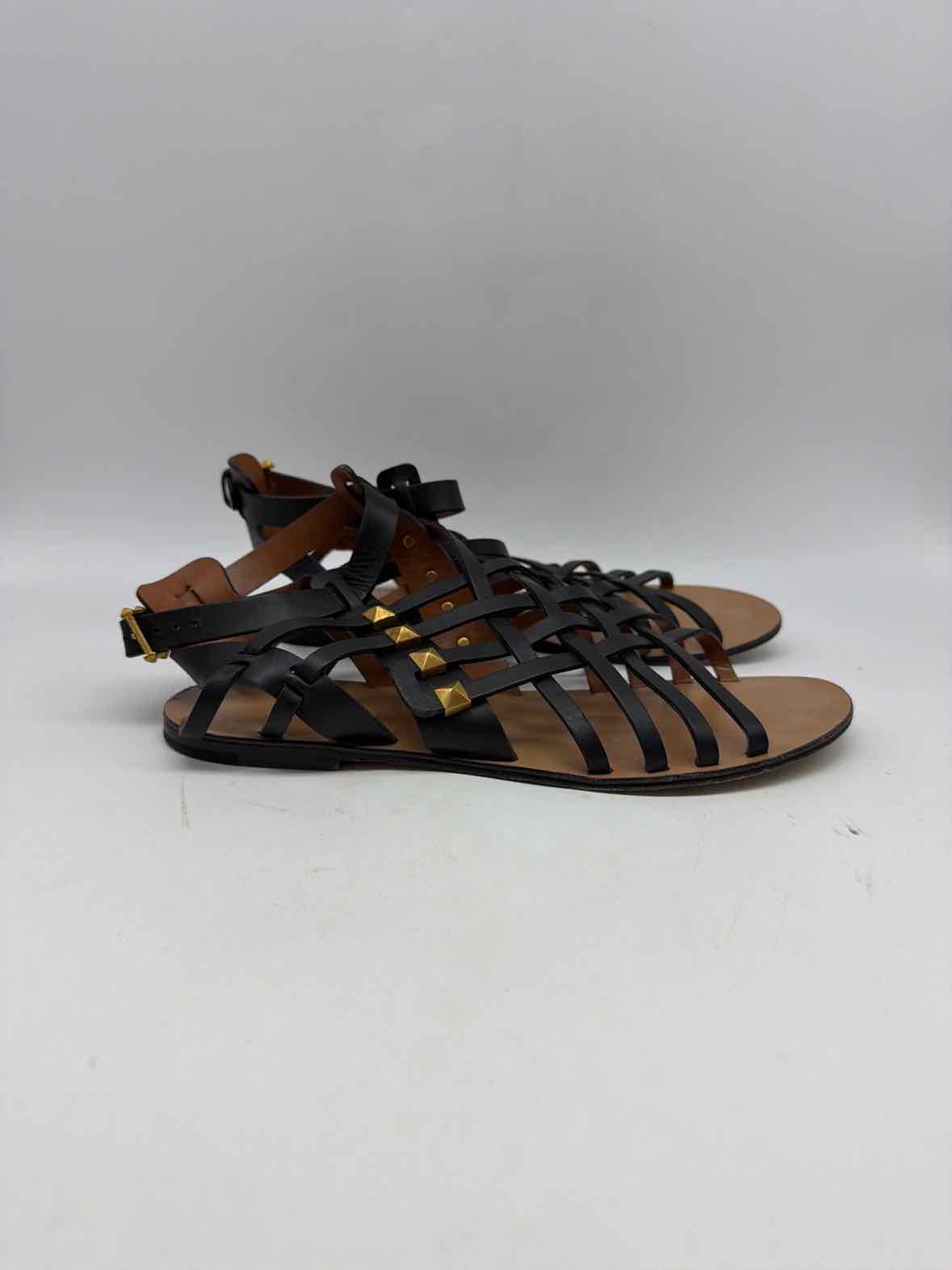 Pre-Owned Valentino Black Size 39 Rockstud Strappy Sandals | True Fashionistas.