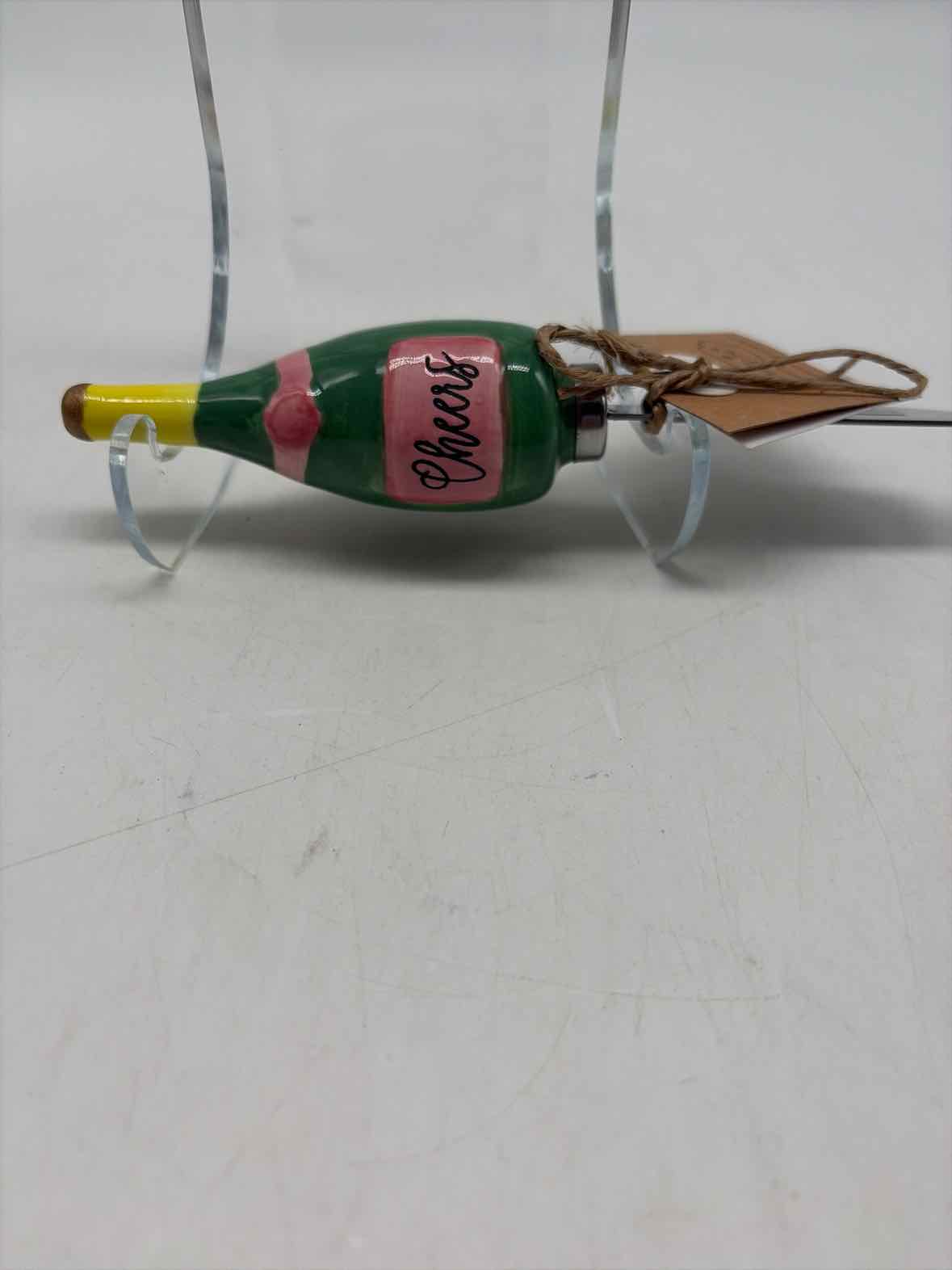 Green Cheers Ceramic Spreader | True Fashionistas.