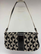 Pre-Owned Kenneth Cole Black Small Handbag Small Handbag | True Fashionistas.