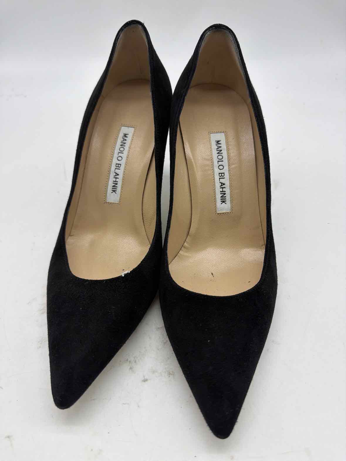 Pre-Owned Manolo Blahnik Black Size 8 Pump Heels | True Fashionistas.