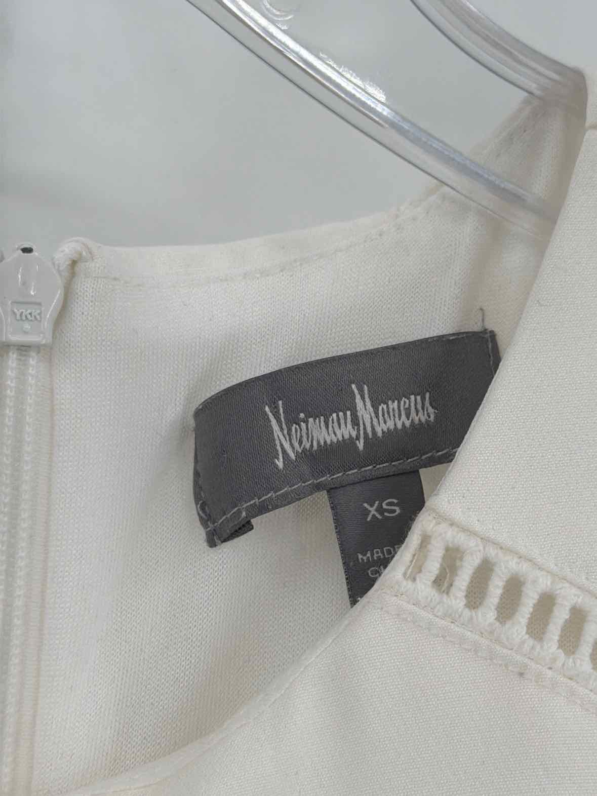 Pre-Owned Neiman Marcus White Size XS Short Sleeveless Dress | True Fashionistas.
