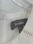 Pre-Owned Neiman Marcus White Size XS Short Sleeveless Dress | True Fashionistas.