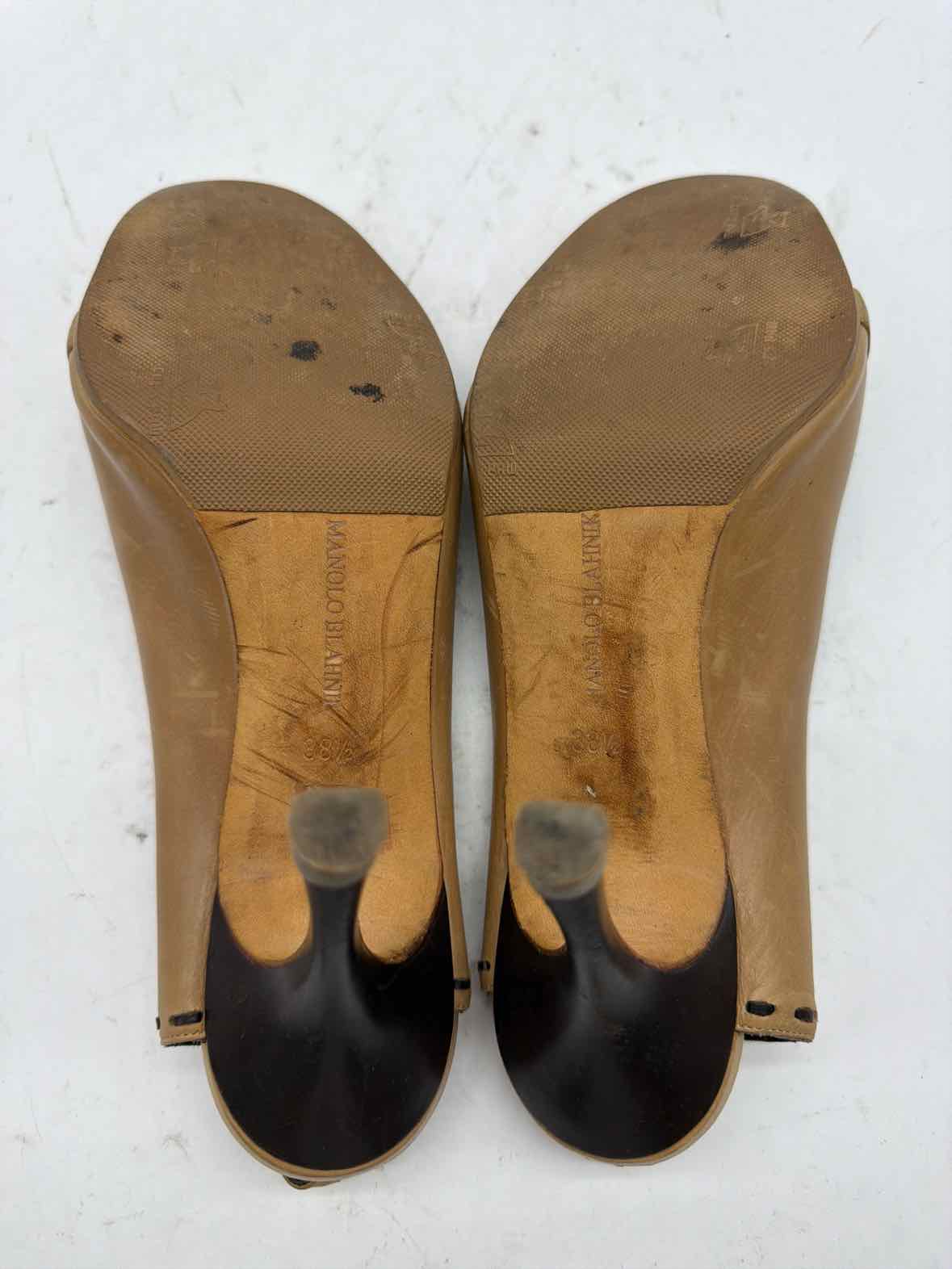 Pre-Owned Manolo Blahnik Tan Size 8.5 Slingback Heels | True Fashionistas.